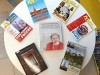 "Москва и Калининград под российским триколором" - Библио-Глобус, ко Дню Государственного флага Российской Федерации.