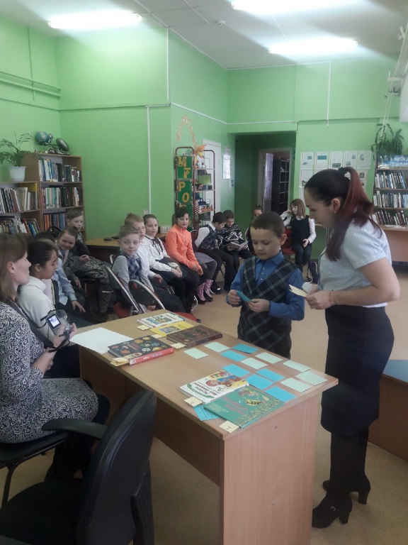 JfnnYMOR_Us.jpg JfnnYMOR_Us.jpg