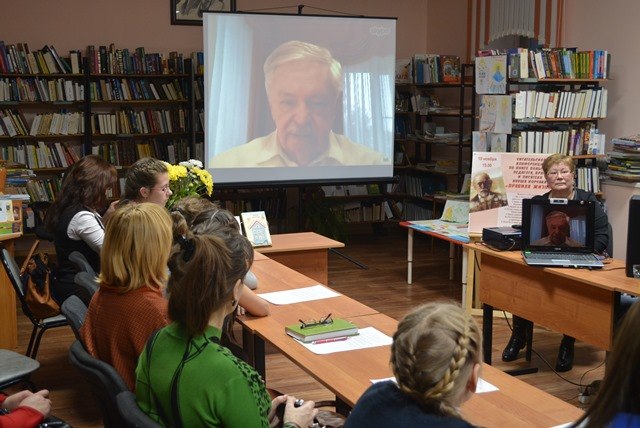 Vo_vremya_konferenzii_v_MARSchAKA.jpg Vo_vremya_konferenzii_v_MARSchAKA.jpg