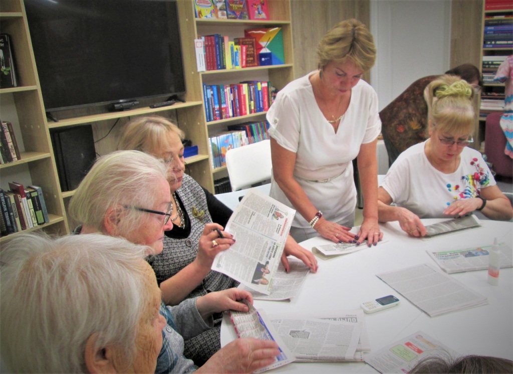 KEKliHovAR4.jpg