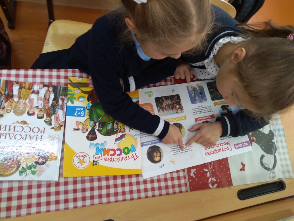 LIZoeiGIf2E.jpg LIZoeiGIf2E.jpg