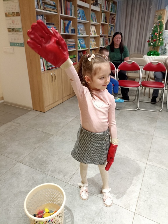 HEAQ97LV9X4.jpg HEAQ97LV9X4.jpg