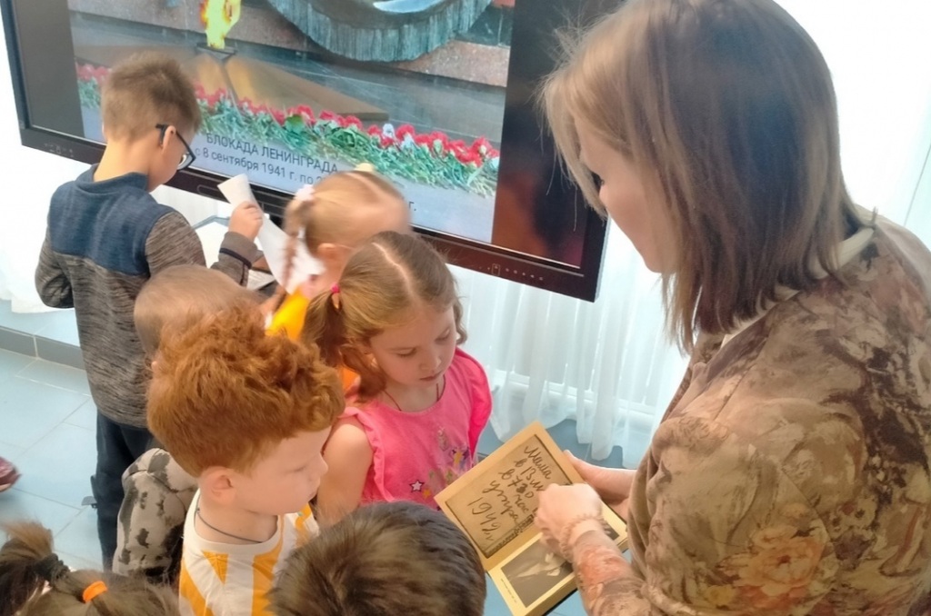 JmuZ8EIgauI.jpg JmuZ8EIgauI.jpg