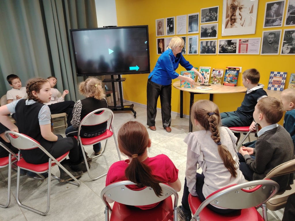 1wFz--R6SLM.jpg 1wFz--R6SLM.jpg